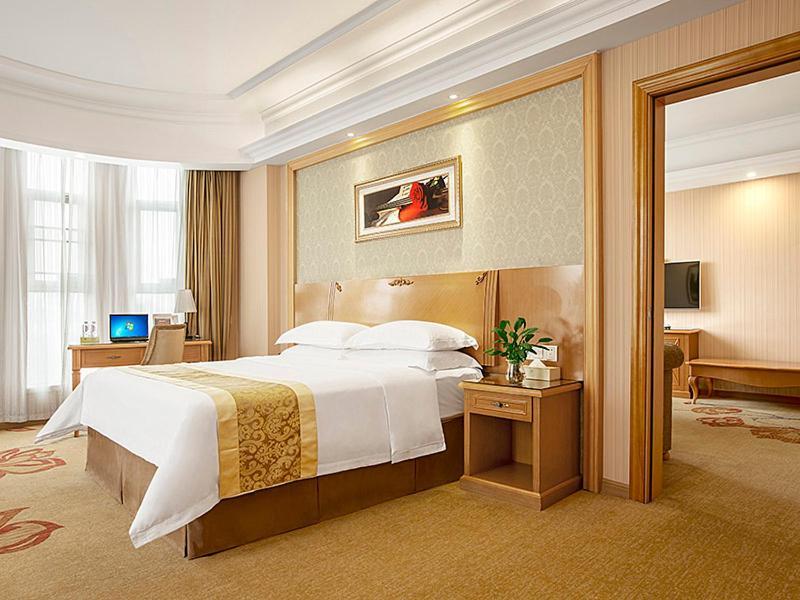 Vienna Hotel Shenzhen View Lake Park Ngoại thất bức ảnh